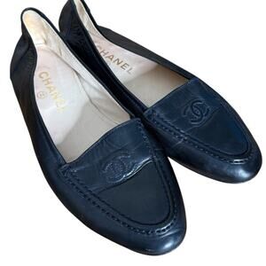 Chanel CC Embossed Logo Leather Loafers Slip On Moccasin Flats Navy Size 37.5